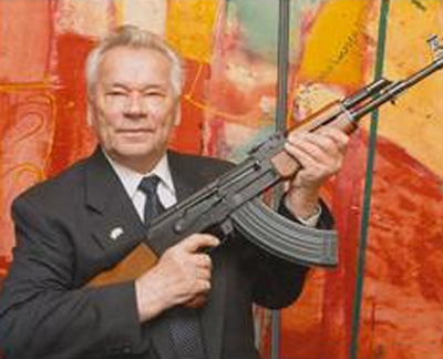 มิคาอิล คาลาชนิคอฟ ผู้ออกแบบปืนอาก้าเสียชีวิตแล้ว มิคาอิล คาลาชนิคอฟ ผู้ออกแบบปืนอาก้าเสียชีวิตแล้ว
