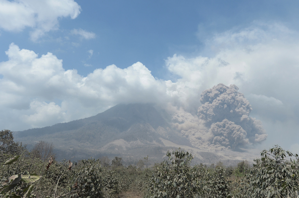 ภูเขาไฟซินาบุง อินโดนีเซีย ระเบิด คร่าชีวิตประชาชนแล้ว 16 ศพ ภูเขาไฟซินาบุง อินโดนีเซีย ระเบิด คร่าชีวิตประชาชนแล้ว 16 ศพ