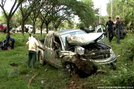 หนุ่มปัตตานีดวงกุด ล้อหลุดมาชนรถเสียหลักพลิกคว่ำ ดับคาที่ หนุ่มปัตตานีดวงกุด ล้อหลุดมาชนรถเสียหลักพลิกคว่ำ ดับคาที่