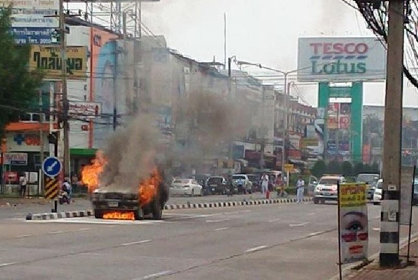 ไฟไหม้รถแลนด์โรเวอร์ติดแก๊ส วอดกลางเมืองเชียงใหม่ ไฟไหม้รถแลนด์โรเวอร์ติดแก๊ส วอดกลางเมืองเชียงใหม่