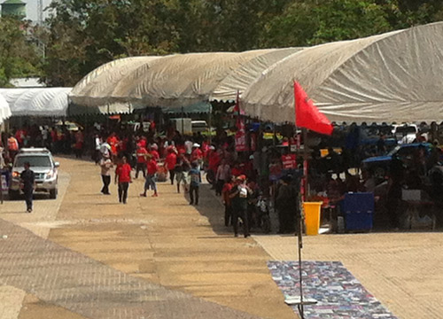 เสื้อแดงชุมนุมราชมังคลาฯ ส่อยืดถึง 24 พ.ย. หากเหตุการณ์ไม่ปกติ เสื้อแดงชุมนุมราชมังคลาฯ ส่อยืดถึง 24 พ.ย. หากเหตุการณ์ไม่ปกติ