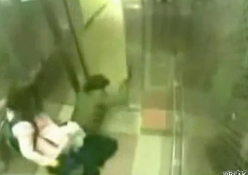 คลิป เด็กผู้หญิงยูโดสายดำ กระทืบคนร้ายในลิฟต์จนหมอบ คลิป เด็กผู้หญิงยูโดสายดำ กระทืบคนร้ายในลิฟต์จนหมอบ