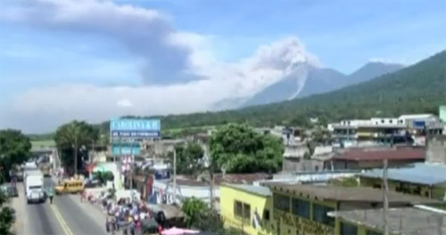 ภูเขาไฟกัวเตมาลาปะทุ สั่งอพยพกว่า 3 หมื่นคน