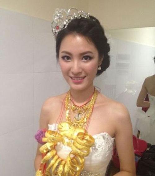 อลังการเว่อร์! เจ้าสาวจีนใส่ทองเต็มตัว มูลค่านับสิบล้านบาท