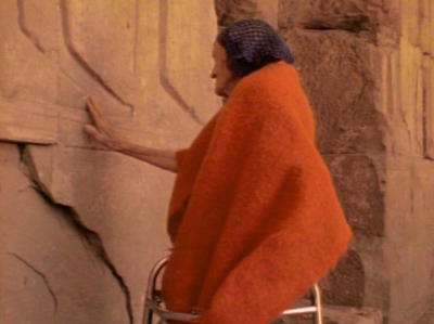 ออมม์ เซตี้ หญิงผู้ตายแล้วฟื้นขึ้นมาพบว่า เธอคือชาวอียิปต์โบราณกลับชาติมาเกิด ออมม์ เซตี้ หญิงผู้ตายแล้วฟื้นขึ้นมาพบว่า เธอคือชาวอียิปต์โบราณกลับชาติมาเกิด