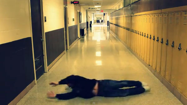 ชาวเน็ตแห่ถ่ายคลิป เทรนด์ใหม่ล่าสุด Hallway Swimming