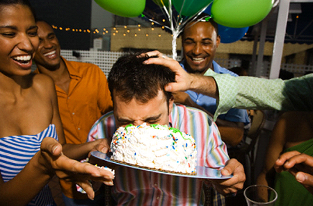 Birthday Prank เซอร์ไพร์สวันเกิดฉบับ ล้อกันเล่น ไม่เห็นเป็นไร