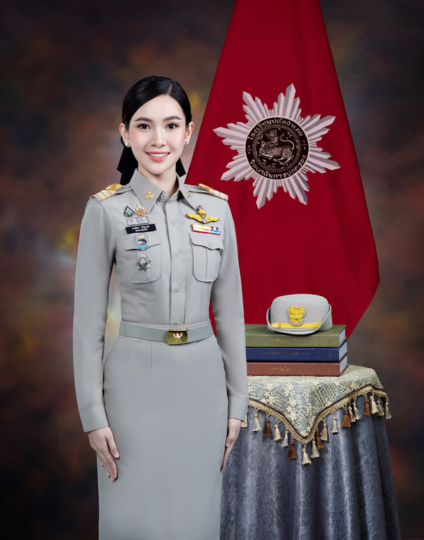 ผู้กองแคท ผู้กองแคท