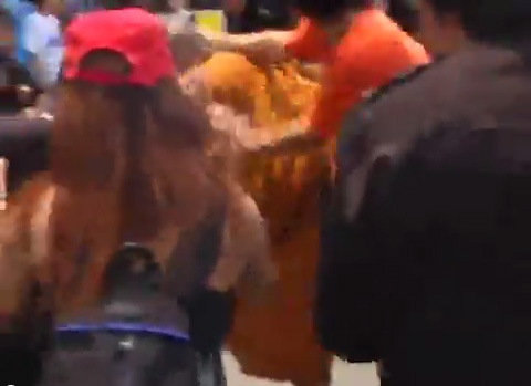 กวป. ทำร้ายพระสงฆ์ กวป. ทำร้ายพระสงฆ์