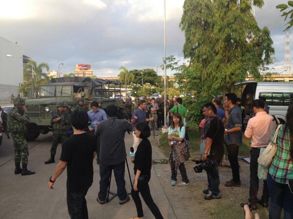 รัฐประหาร 2557 รัฐประหาร กับ ปฏิวัติ ต่างกันอย่างไร