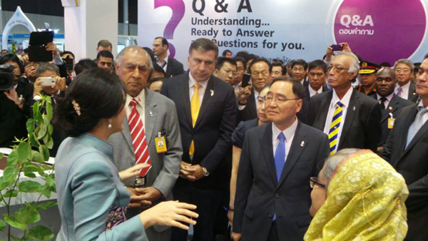 ยิ่งลักษณ์ ชินวัตร ยิ่งลักษณ์ ชินวัตร