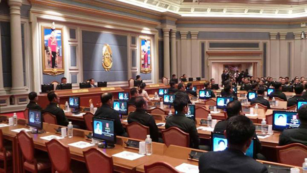 ยิ่งลักษณ์ ชินวัตร ยิ่งลักษณ์ ชินวัตร