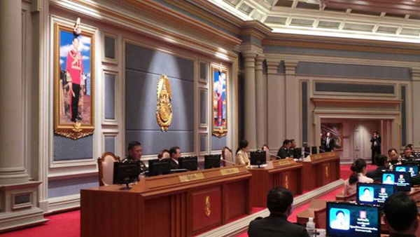 ยิ่งลักษณ์ ชินวัตร ยิ่งลักษณ์ ชินวัตร