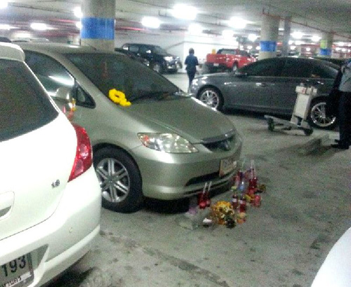 ถ่ายภาพรถติดวิญานสนามบินสุวรรณภูมิ ถ่ายภาพรถติดวิญญานสนามบินสุวรรณภูมิ