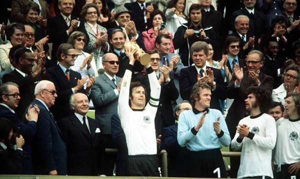 ฟุตบอลโลก เยอรมนี แชมป์ฟุตบอลโลก 1974 เยอรมนีตะวันตก