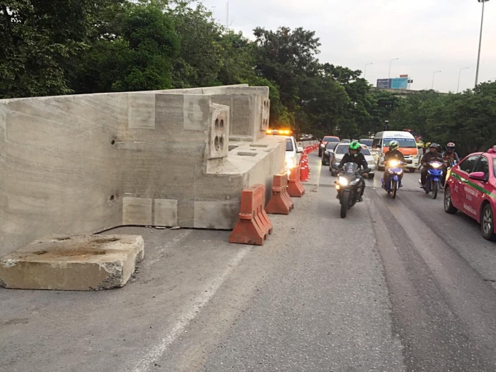 ตอม่อสะพานสร้างรถไฟฟ้า ร่วง ตอม่อสะพานสร้างรถไฟฟ้า ร่วง