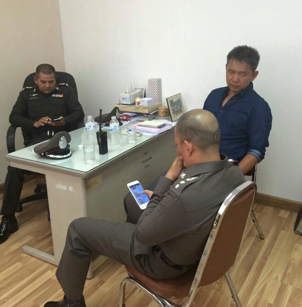 ผู้กองปูเค็ม โดนรวบคาอนุสาวรีย์ชัยฯ หลังเรียกร้องนายกฯ แก้ปัญหา SME ผู้กองปูเค็ม โดนรวบคาอนุสาวรีย์ชัยฯ หลังเรียกร้องนายกฯ แก้ปัญหา SME