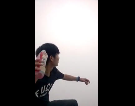 หนุ่มปาขวดบูมเมอแรง ภูหินร่องกล้า หนุ่มปาขวดบูมเมอแรง ภูหินร่องกล้า