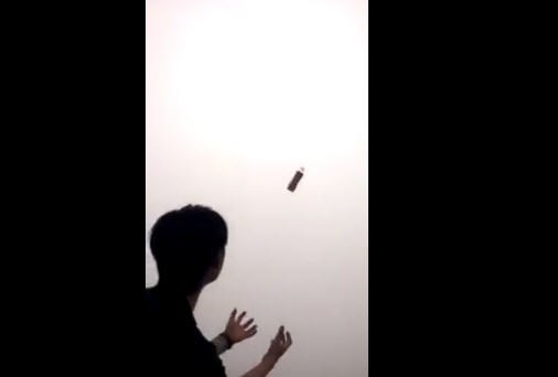 หนุ่มปาขวดบูมเมอแรง ภูหินร่องกล้า หนุ่มปาขวดบูมเมอแรง ภูหินร่องกล้า