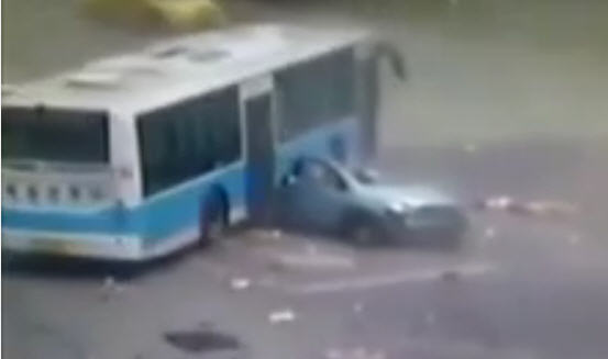 คลิประทึก BMW ซิ่งฝ่าไฟแดง คลิประทึก BMW ซิ่งฝ่าไฟแดง