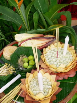 วิธีทำกระทงง่าย ๆ ไม่ทำลายสิ่งแวดล้อม วิธีทำกระทงง่าย ๆ ไม่ทำลายสิ่งแวดล้อม