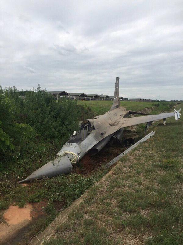 เครื่องบิน F16 เครื่องบิน F16