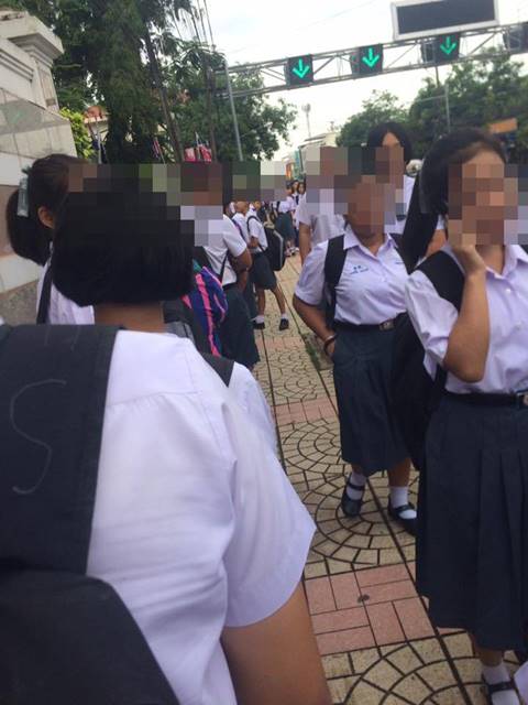 ผอ. แจงดราม่านักเรียนเข้าแถวไหว้ครู ผอ. แจงดราม่านักเรียนเข้าแถวไหว้ครู