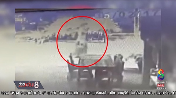 นักท่องเที่ยวสาวชาวรัสเซีย นักท่องเที่ยวสาวชาวรัสเซีย