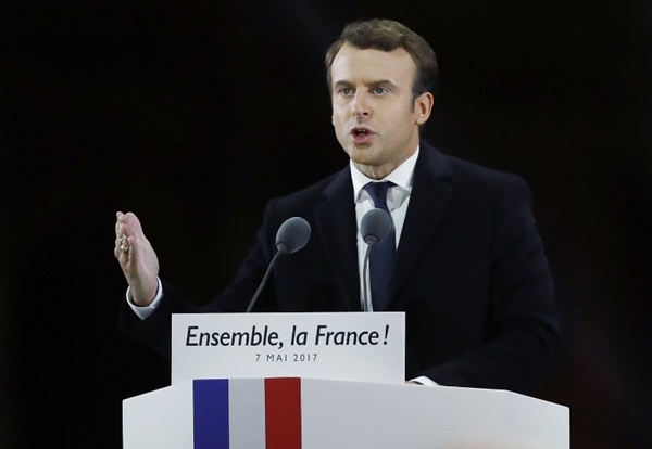 เอ็มมานูเอล มาครง (Emmanuel Macron) เอ็มมานูเอล มาครง (Emmanuel Macron)