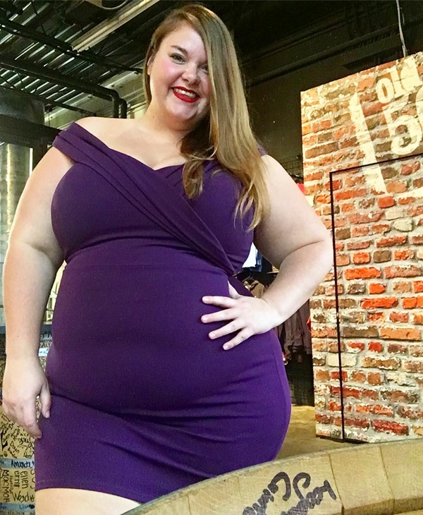 บล็อกสาวร่างท้วมตอกกลับ บล็อกสาวร่างท้วมตอกกลับ