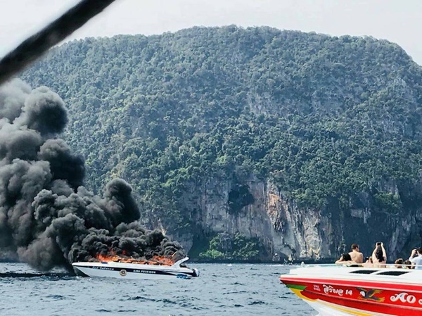 เรือสปีดโบ๊ท ระเบิดกลางเกาะพีพี เรือสปีดโบ๊ท ระเบิดกลางเกาะพีพี