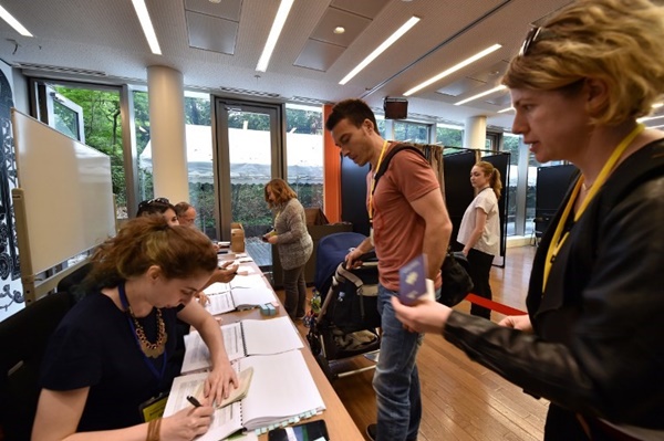 เลือกตั้งประธานาธิบดีฝรั่งเศส เลือกตั้งประธานาธิบดีฝรั่งเศส