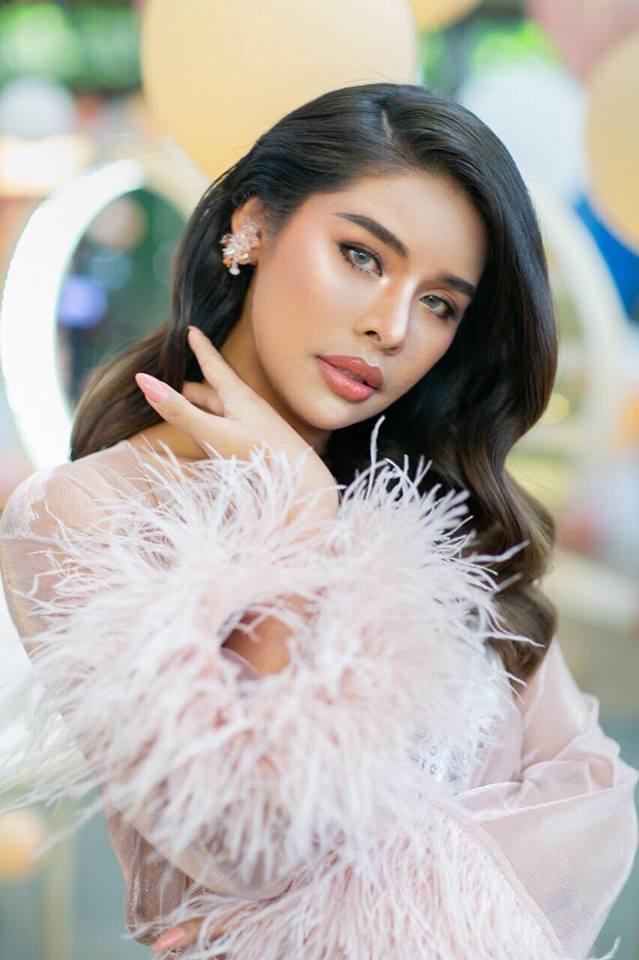 มิกซ์ เฉลิมศรี มิกซ์ เฉลิมศรี