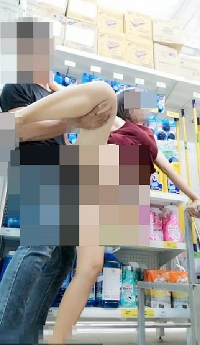 เซ็กส์กลางห้าง เซ็กส์กลางห้าง