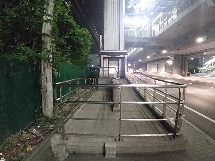 ทางลงผู้พิการ ทางลงผู้พิการ