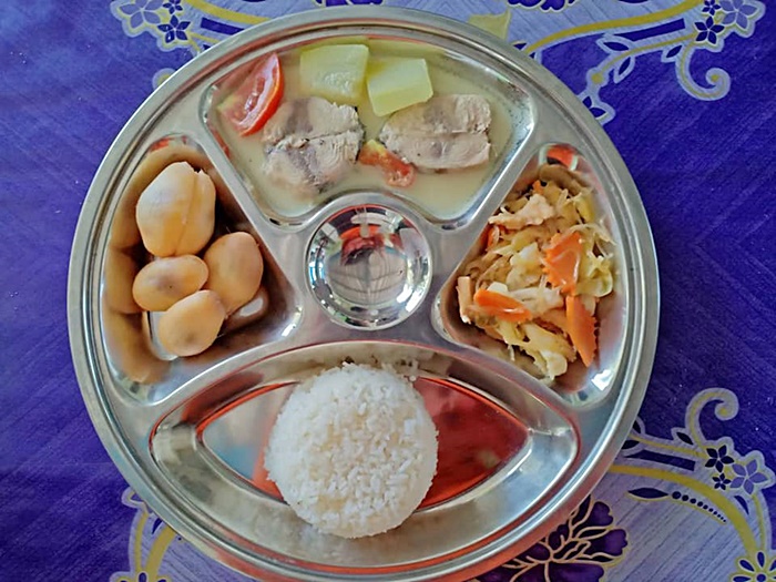 อาหารกลางวัน อาหารกลางวัน