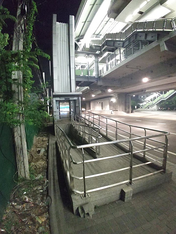 ทางลงผู้พิการ ทางลงผู้พิการ