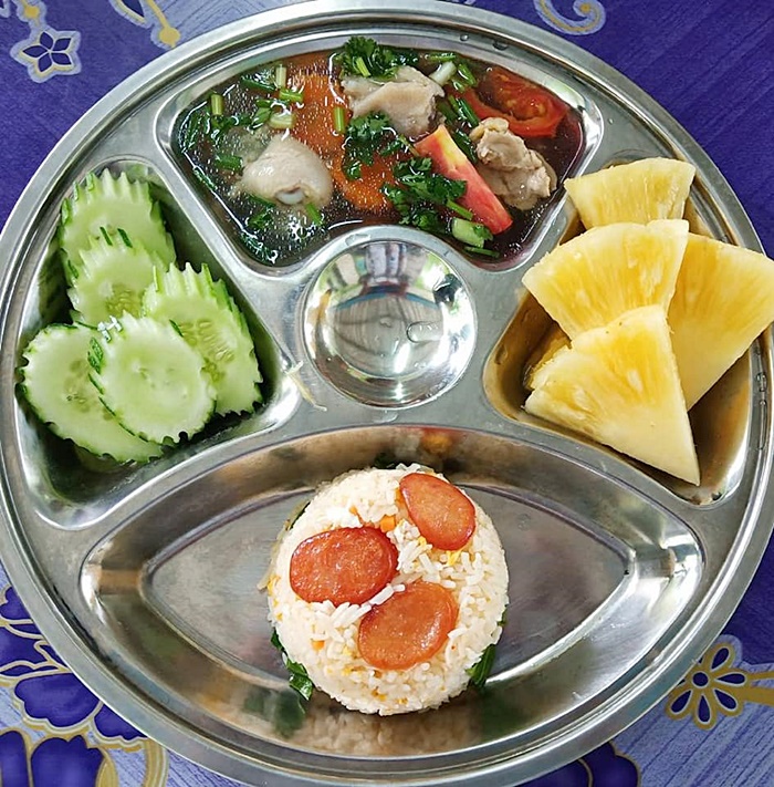 อาหารกลางวัน อาหารกลางวัน