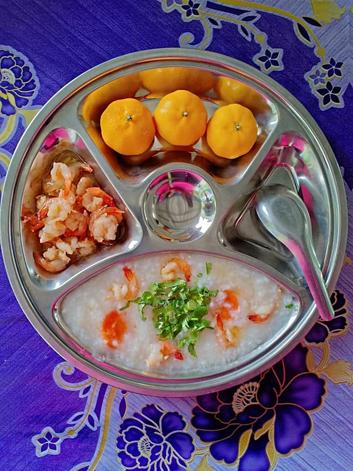 อาหารกลางวัน อาหารกลางวัน