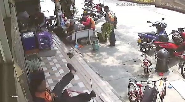 เก้าอี้หัก เก้าอี้หัก