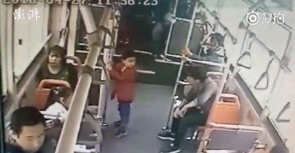 ทำร้ายเด็ก ทำร้ายเด็ก