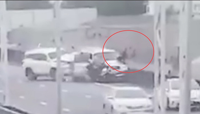 รถเสียถูกรถฟอร์จูนเนอร์พุ่งชน รถเสียถูกรถฟอร์จูนเนอร์พุ่งชน