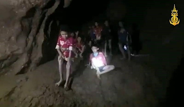 เด็กหายในถ้ำหลวง เด็กหายในถ้ำหลวง