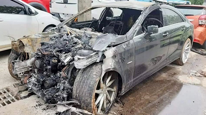 เผารถ เผารถ