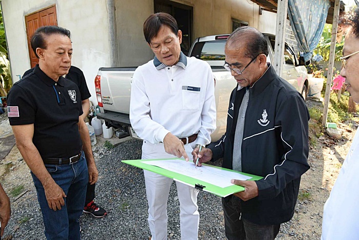 รองผู้ว่าฯ กทม. ยื่นลาออกฟ้าผ่า รองผู้ว่าฯ กทม. ยื่นลาออกฟ้าผ่า