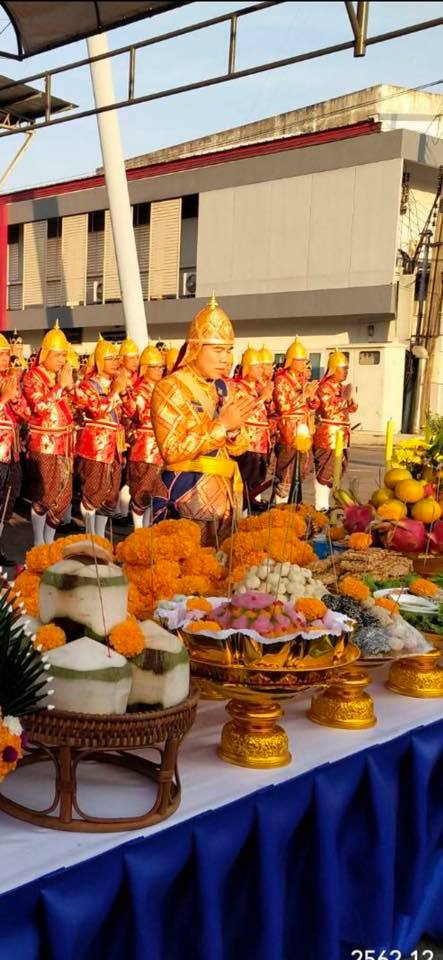 บิ๊กลือ ผบ.ทร. สวมชุดทหารโบราณ บิ๊กลือ ผบ.ทร. สวมชุดทหารโบราณ