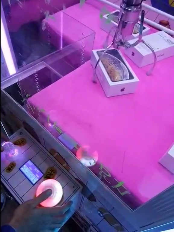 คีบ iPhone X ได้ คีบ iPhone X ได้