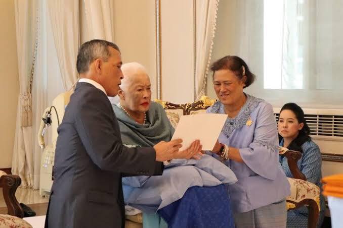 พระบรมฉายาลักษณ์ สมเด็จพระบรมราชชนนีพันปีหลวง พระบรมฉายาลักษณ์ สมเด็จพระบรมราชชนนีพันปีหลวง