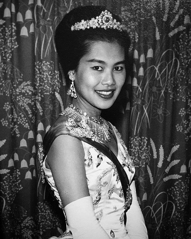 พระบรมฉายาลักษณ์ สมเด็จพระพันปีหลวง พระบรมฉายาลักษณ์ สมเด็จพระพันปีหลวง