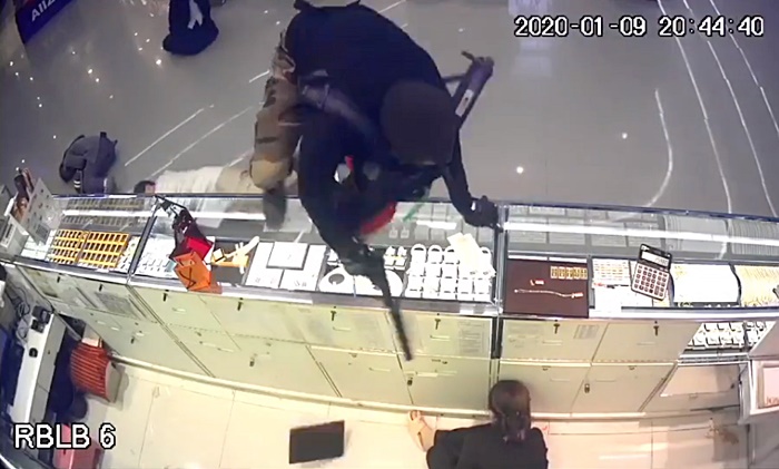 ปล้นร้านทองลพบุรี ปล้นร้านทองลพบุรี